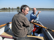 Pause beim Fischen auf der Elbe